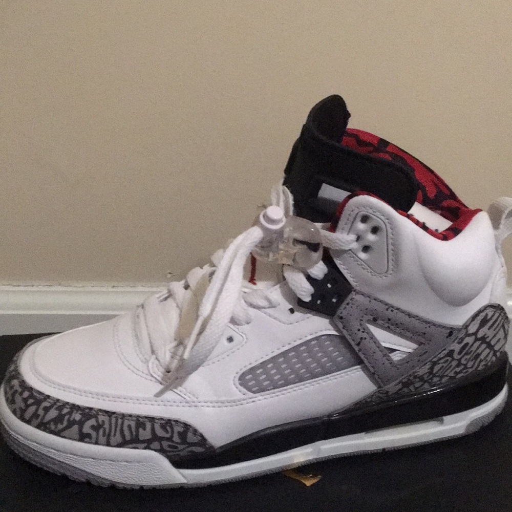 (SOLD)!!🔥Jordan Spizike BG👟